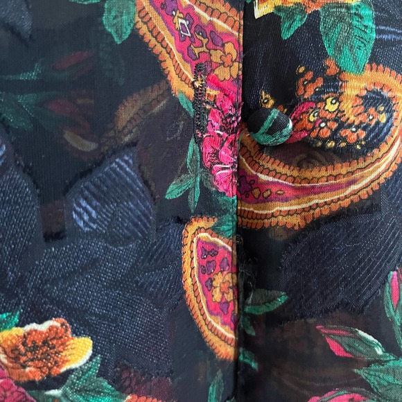 *NWT* Victorias Secret Gold Label 1990s Sheer Paisley Top M/L - Picture 5 of 8